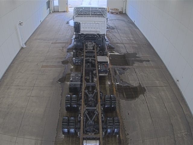 2015 Nissan Diesel UD chassis auction photo 3