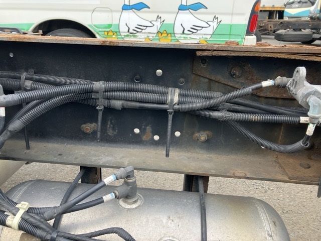 2015 Nissan Diesel UD chassis auction photo 16
