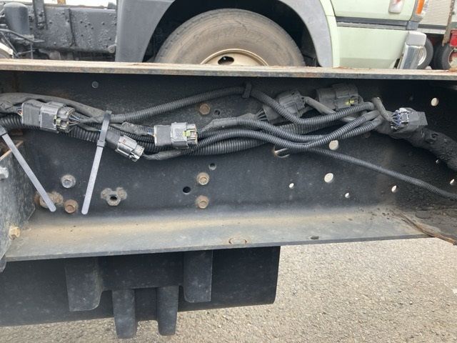 2015 Nissan Diesel UD chassis auction photo 11