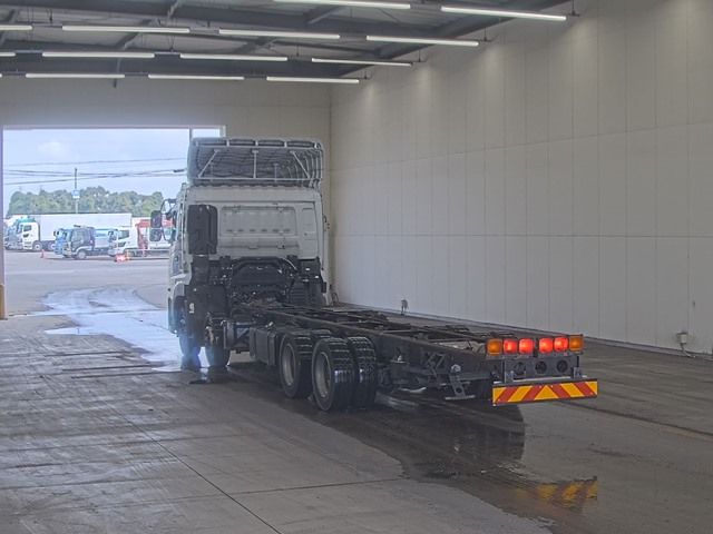 2015 Nissan Diesel UD chassis auction photo 2