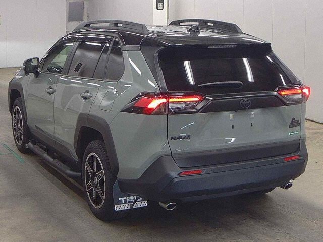 2025 Toyota RAV4 アドオフロートパッケ2 4WD auction photo 2