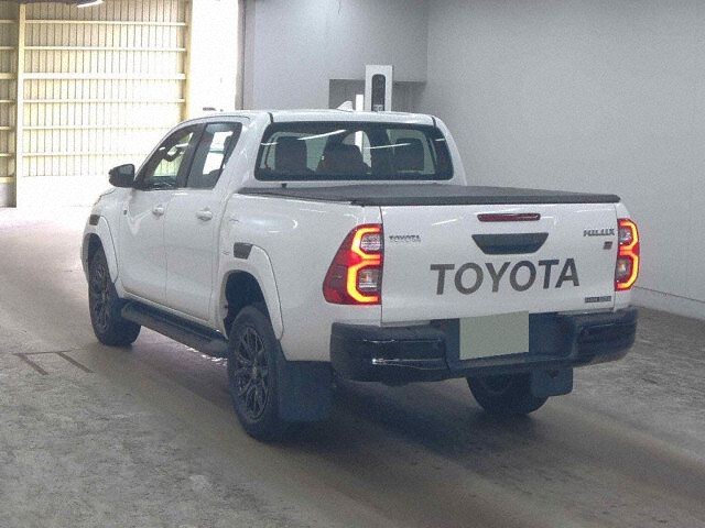 2023 Toyota Hilux Z GR Sport 4WD auction photo 2