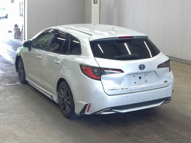 2024 Toyota Corolla Touring Hybrid WXB auction photo 2