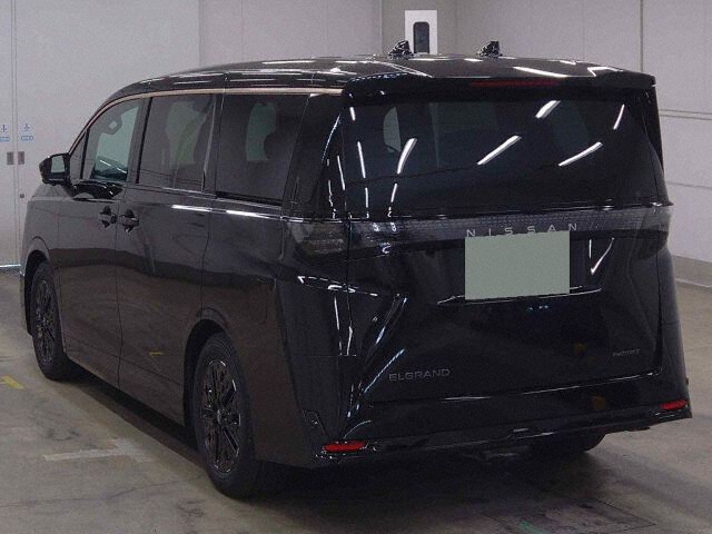 2026 Nissan Elgrand G E4ORCE 4WD auction photo 2