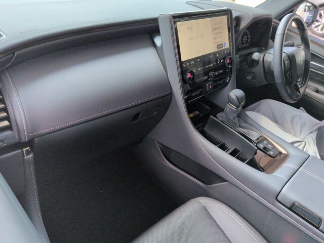 2024 Toyota Alphard Z auction photo 3