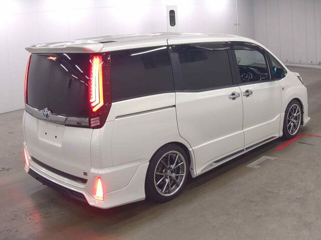 2018 Toyota Noah HV SI WXB auction photo 5