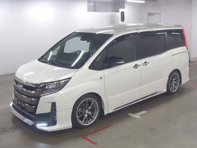 2018 Toyota Noah HV SI WXB auction photo 4