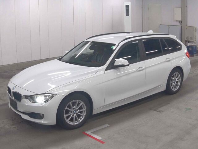 2013 BMW 3 Series 320Dツーリング auction photo 4