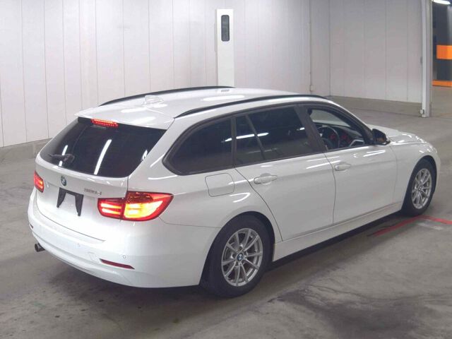 2013 BMW 3 Series 320Dツーリング auction photo 5