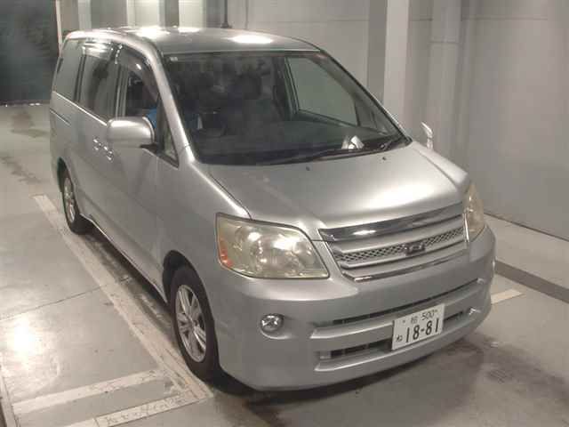 Japan Auction Vehicles 12 2006 Toyota Noah X Limited auction photo