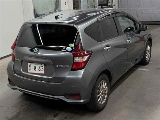 2017 Nissan ノートeパワー e-POWER X auction photo 5