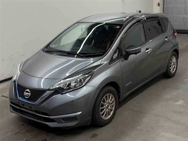 2017 Nissan ノートeパワー e-POWER X auction photo 4