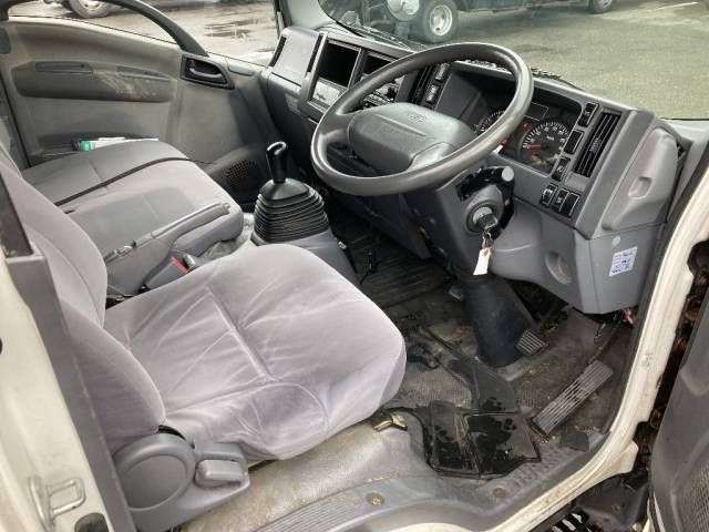 2011 Isuzu Elf 冷蔵冷凍車 auction photo 2