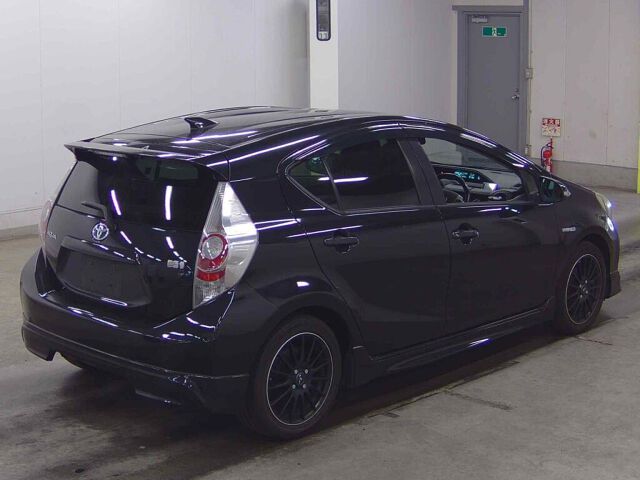 2013 Toyota Aqua GブラックソフトレザS auction photo 5