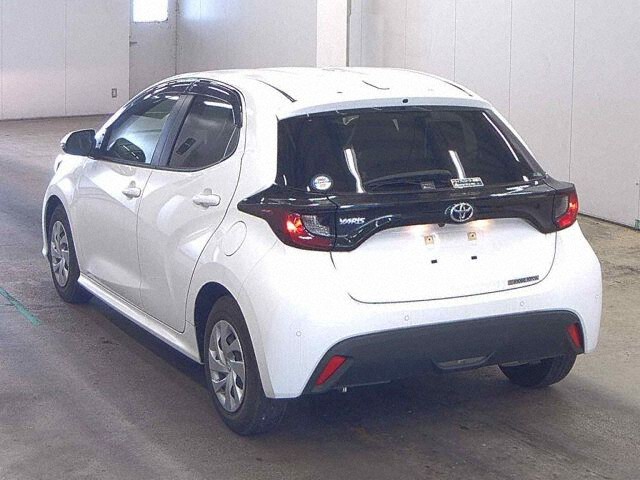 2023 Toyota Yaris X auction photo 2