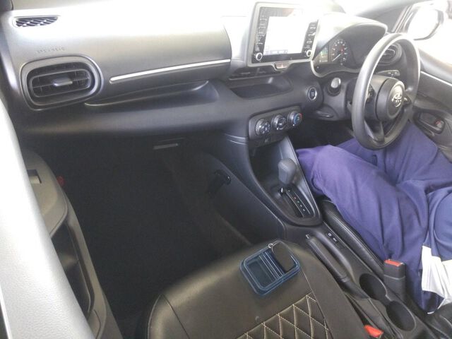 2023 Toyota Yaris X auction photo 3