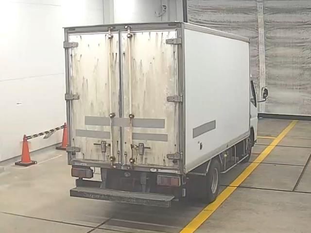 2006 Mitsubishi Fuso Canter バン auction photo 2