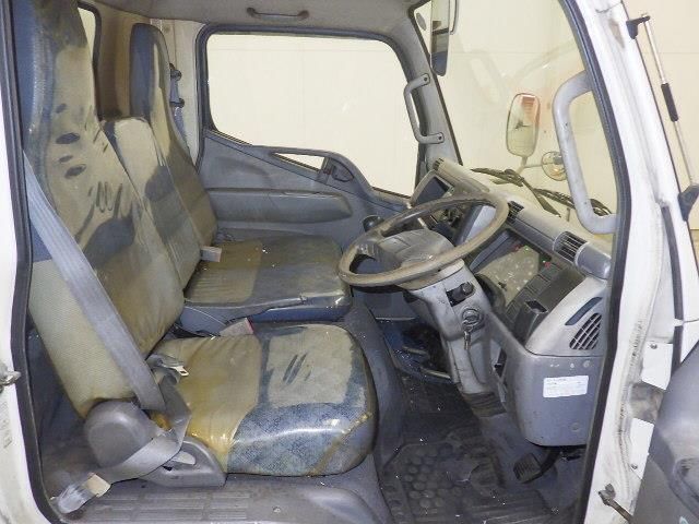 2006 Mitsubishi Fuso Canter バン auction photo 6