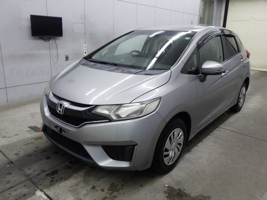 2015 Honda Fit 13G Fパッケージ auction photo 4