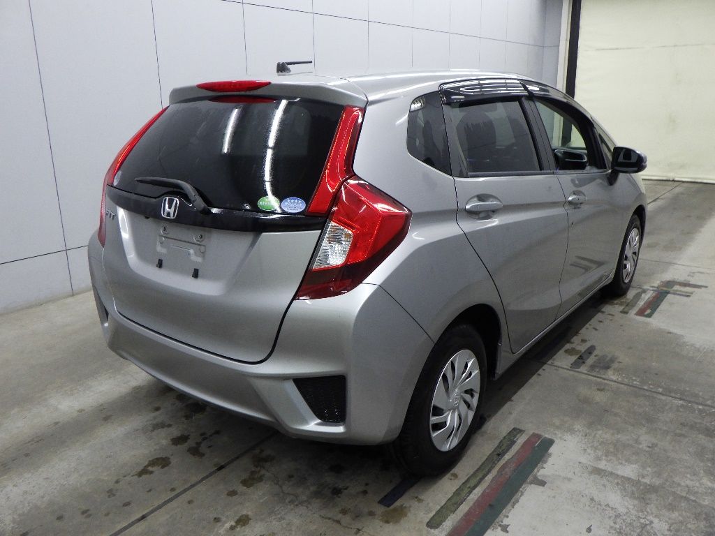 2015 Honda Fit 13G Fパッケージ auction photo 2