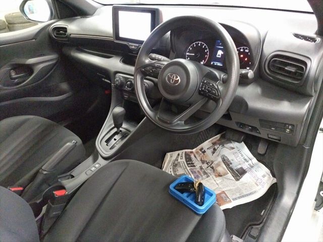 2024 Toyota Yaris X 4WD auction photo 3