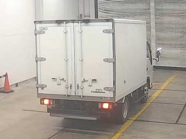 2016 Isuzu Elf 冷蔵・冷凍車 auction photo 2