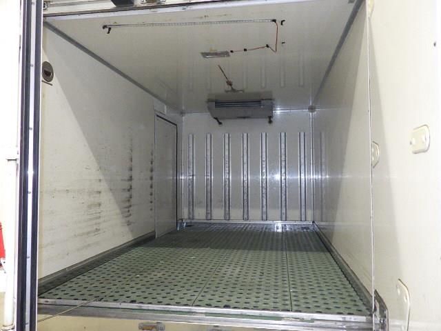 2016 Isuzu Elf 冷蔵・冷凍車 auction photo 4