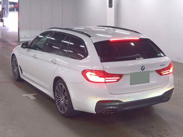 2017 BMW 5 Series 530i Touring M Sport auction photo 2