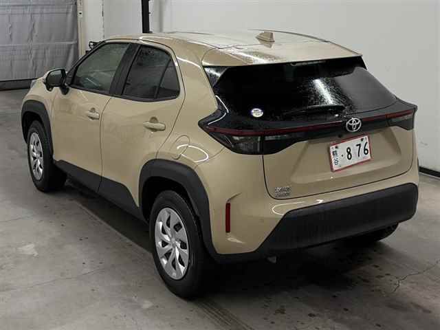 2023 Toyota Yaris Cross X auction photo 2
