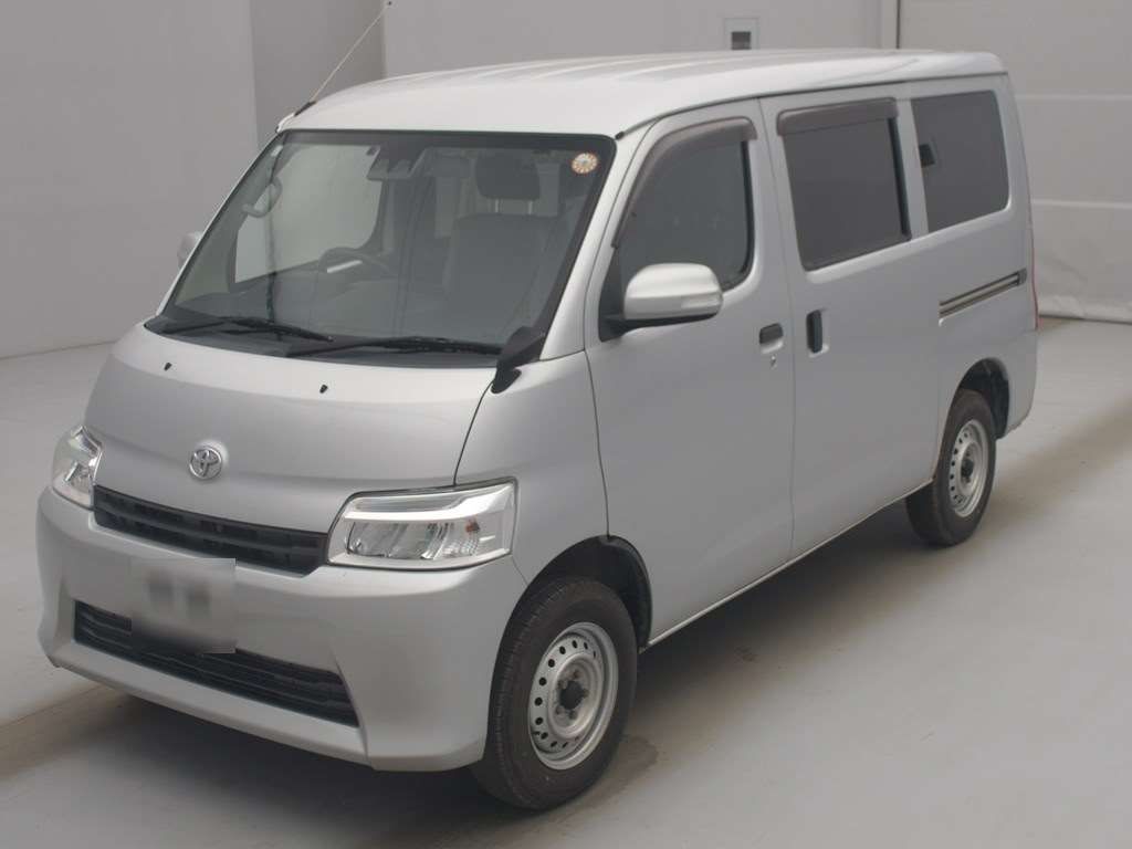 2021 Toyota TownAce Van GL 4WD Japan auction vehicle