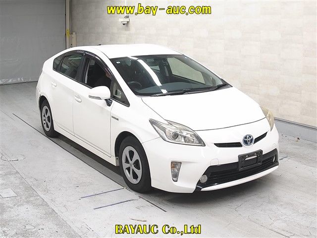 2015 Toyota Prius S Japan auction vehicle