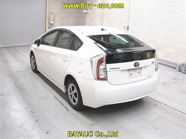 2015 Toyota Prius S auction photo 2