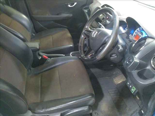 2012 Honda Fit Shuttle ハイブリッドスマートセレクショ auction photo 4