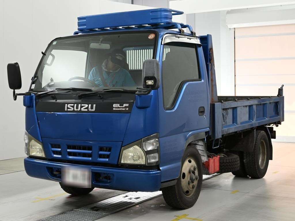 Japan Auction Vehicles 14 2006 Isuzu Elf dump auction photo