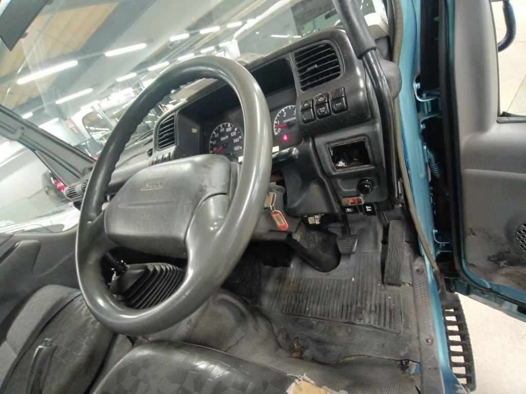 2006 Isuzu Elf dump auction photo 9