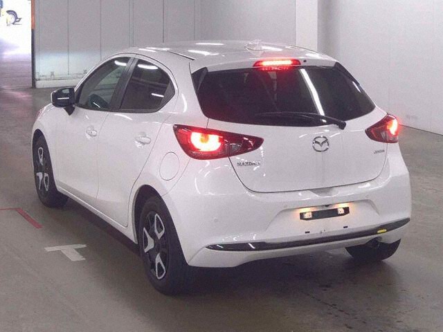 2023 Mazda 2 15 BD auction photo 2