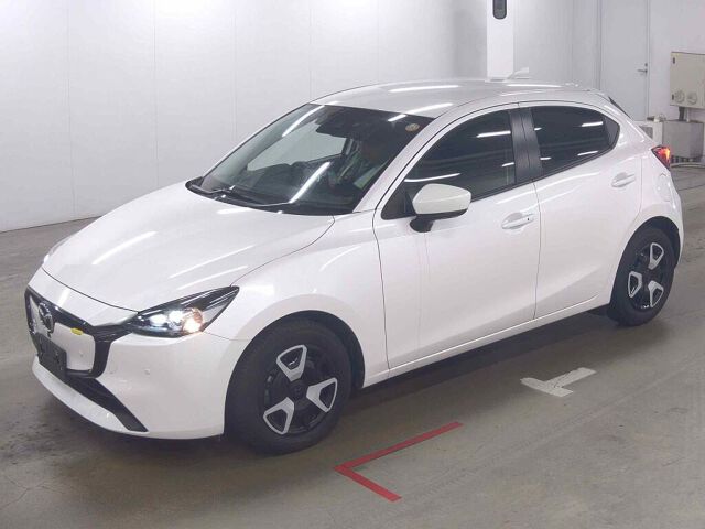 2023 Mazda 2 15 BD auction photo 4