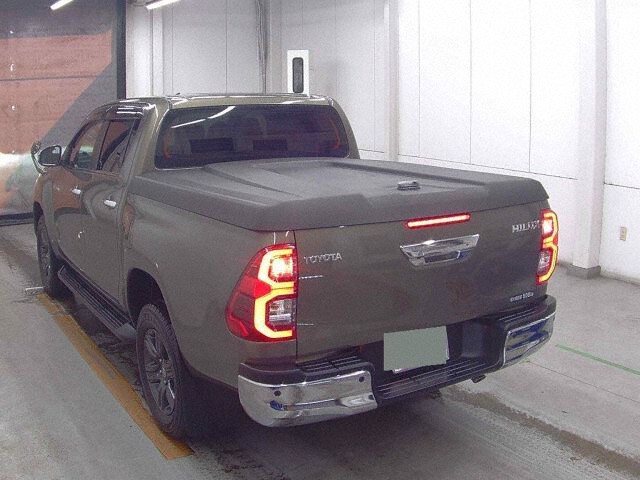 2022 Toyota Hilux Z 4WD auction photo 2