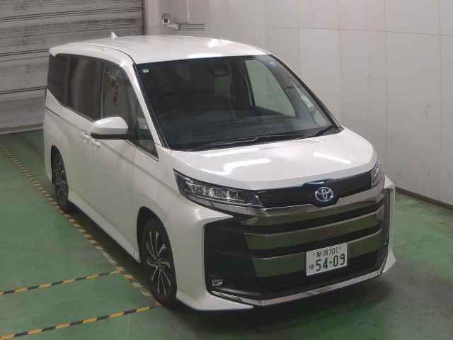 2025 Toyota Noah Hybrid S-Z Japan auction vehicle
