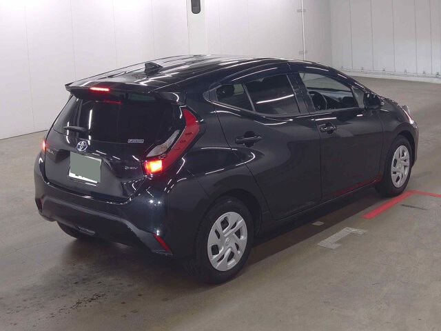 2024 Toyota Aqua X auction photo 5