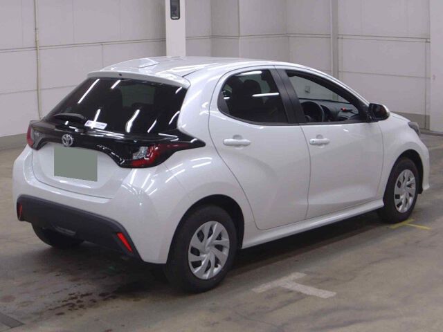 2024 Toyota Yaris X 4WD auction photo 5