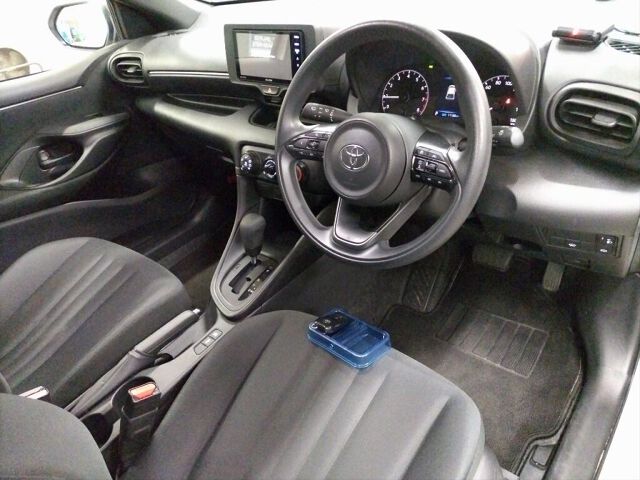 2024 Toyota Yaris X 4WD auction photo 3