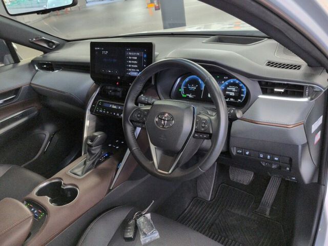 2025 Toyota Harrier Z Leather Package auction photo 3