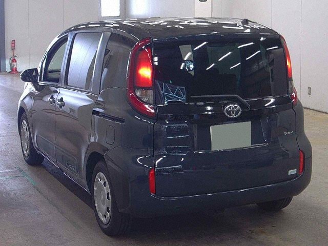 2025 Toyota Sienta Hybrid G auction photo 2