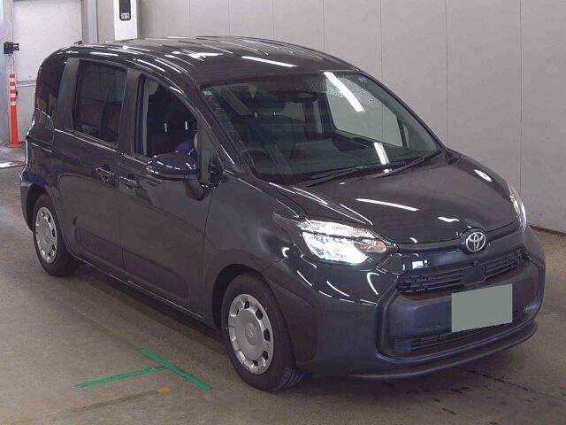 2025 Toyota Sienta Hybrid G Japan auction vehicle