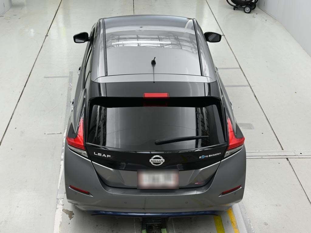 2018 Nissan Leaf X ジュウマンダイキネンシャ auction photo 8