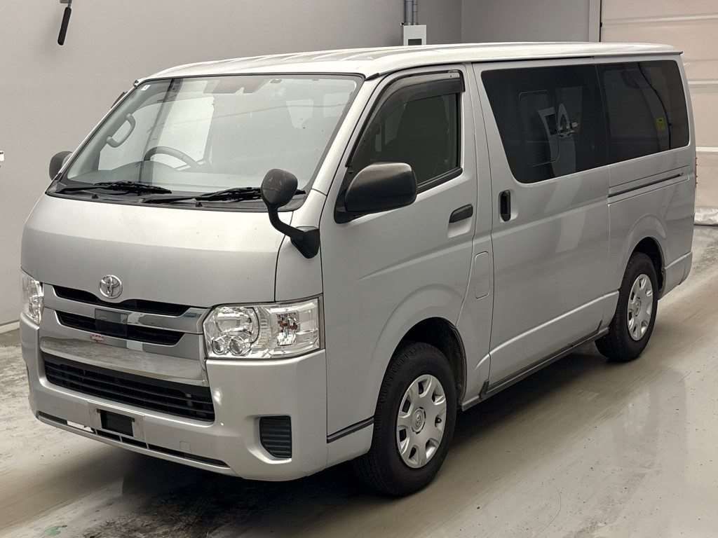 2019 Toyota Hiace Long DX GL Package 4WD Japan auction vehicle