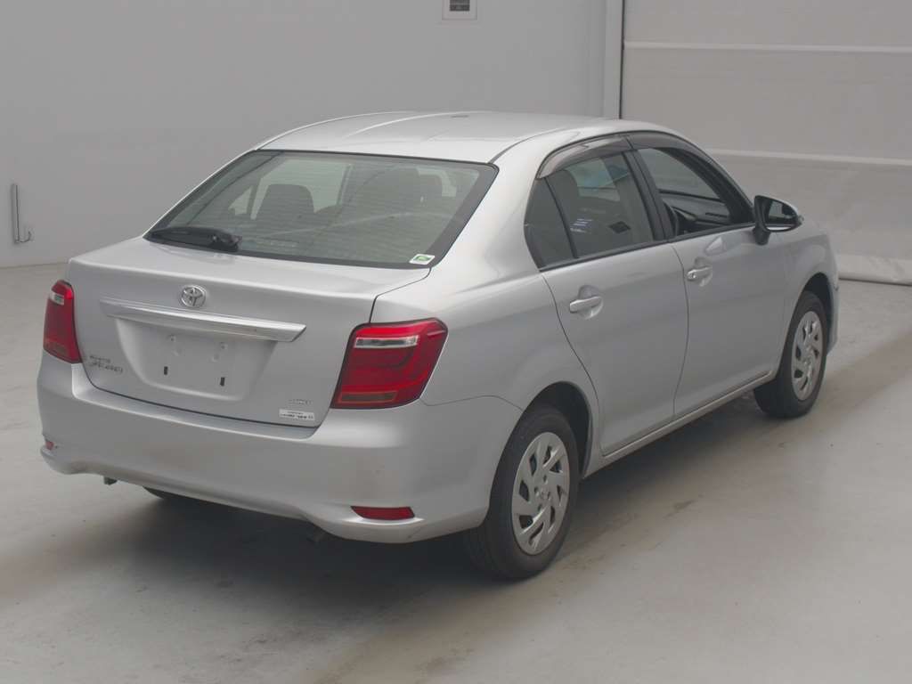 2021 Toyota Corolla Axio EX 4WD auction photo 2