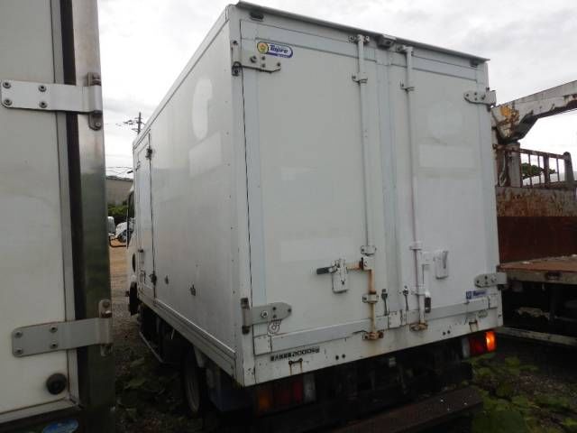 2010 Isuzu Elf Refrigerated and frozen truck auction photo 3