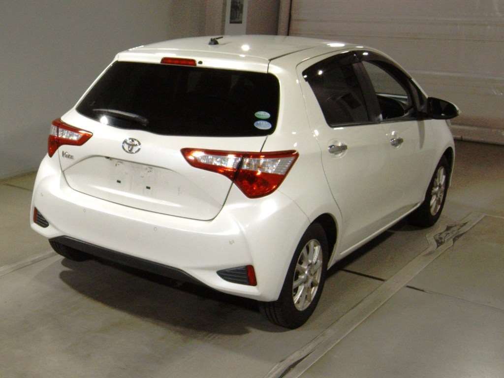 2019 Toyota Vitz F セーフティーエディション3 auction photo 2